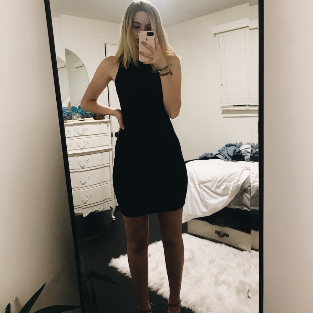 Black bodycon dress